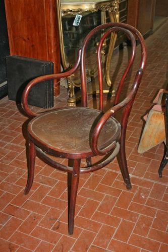 2031 - poltroncina in faggio curvato.jpg